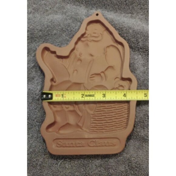 1992 Longaberger Pottery Christmas Santa Cookie/Chocolate Mold Retired - Picture 5 of 5